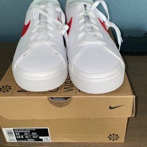 Nike Court Legacy